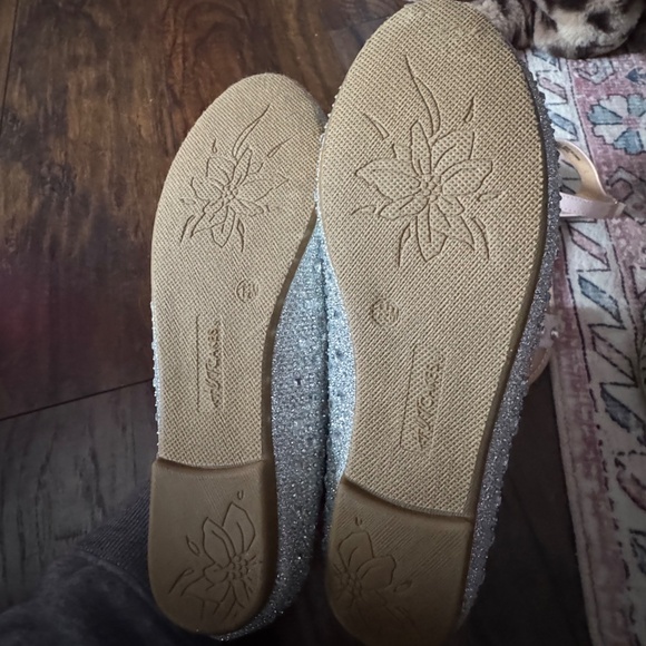 Shoes - Picture 2 of 5